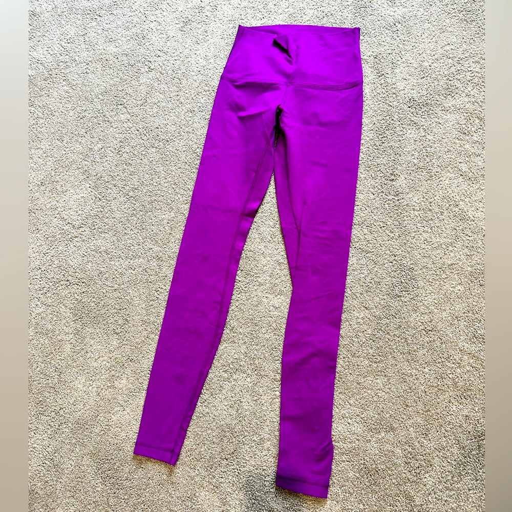 Lululemon sz 6 bright magenta Leggings